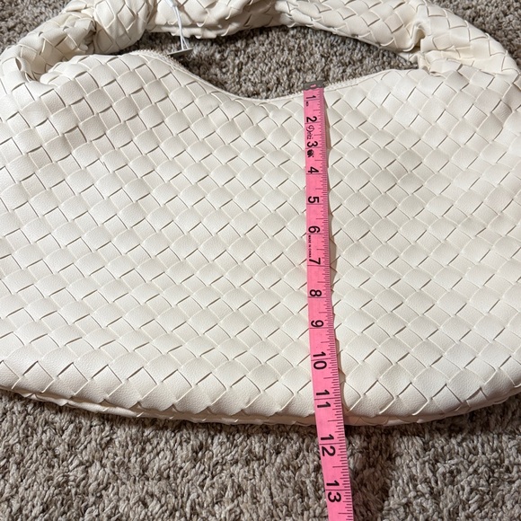 Urban Expressions Ivory Woven Hobo Shoulder Bag Purse NWT - Picture 6 of 6